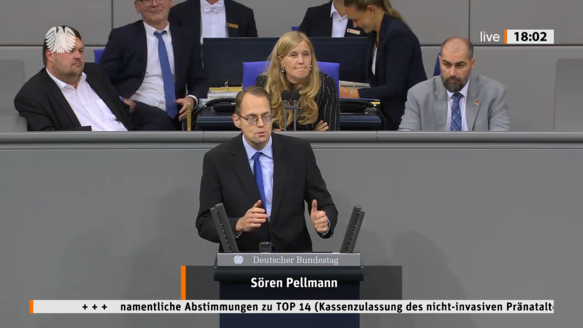 Deutscher Bundestag, Screenshot aus dem Mitschnitt der 99. Sitzung vom 08.10.2026
